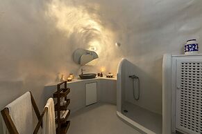 White Cave Villa by Caldera Houses
