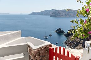 White Cave Villa by Caldera Houses