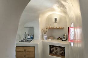 White Cave Villa by Caldera Houses