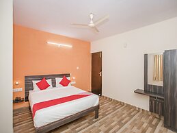 OYO 10480 Hotel PMR
