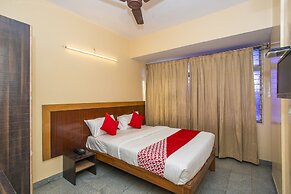 OYO 12965 Archana Comforts