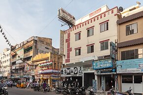 Capital O 18946 Admire Suit Hospitality