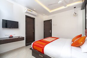 Capital O 18946 Admire Suit Hospitality