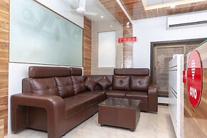 Capital O 18946 Admire Suit Hospitality