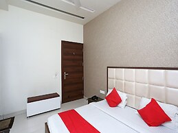 OYO 17280 Hotel Shivaay