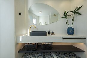 Big Blue Villa by Caldera Houses