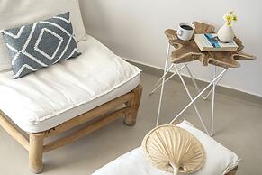 Big Blue Villa by Caldera Houses