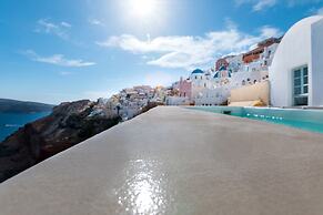 Big Blue Villa by Caldera Houses