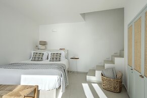 Big Blue Villa by Caldera Houses