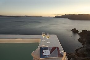 Big Blue Villa by Caldera Houses