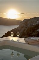 Big Blue Villa by Caldera Houses