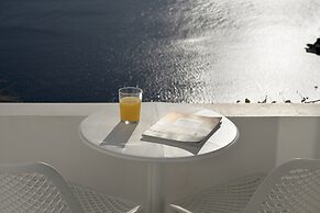 Big Blue Villa by Caldera Houses