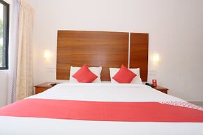 Capital O 19742 Hotel Dona Castle