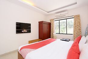 Capital O 19742 Hotel Dona Castle