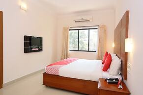 Capital O 19742 Hotel Dona Castle