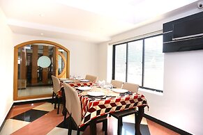 Capital O 19742 Hotel Dona Castle