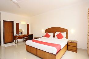 Capital O 19742 Hotel Dona Castle