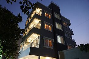 OYO 22963 White Castle Heritage