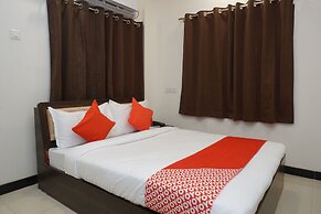 OYO 22963 White Castle Heritage