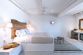Paros Comfy Suites