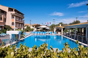 Kavos Plaza Hotel