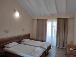 Kavos Plaza Hotel