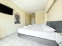 Kavos Plaza Hotel