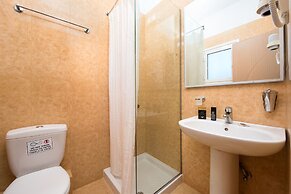 Kavos Plaza Hotel