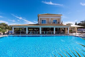 Kavos Plaza Hotel