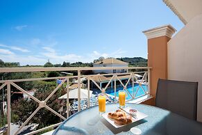 Kavos Plaza Hotel