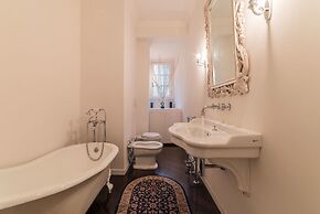 Mazzini Stylish 6 Pax Apartment
