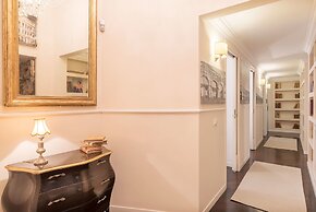 Mazzini Stylish 6 Pax Apartment