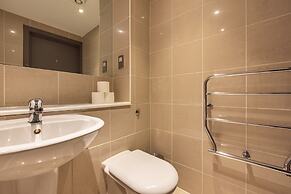 Spacious 2 Bed - Battersea High Street