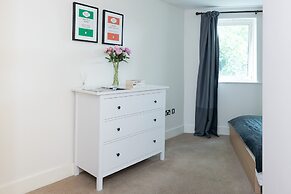 Spacious 2 Bed - Battersea High Street