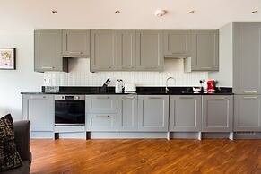 Spacious 2 Bed - Battersea High Street