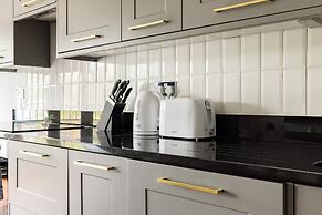 Spacious 2 Bed - Battersea High Street