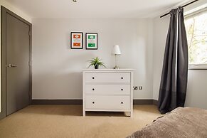 Spacious 2 Bed - Battersea High Street