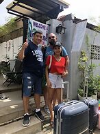 Lighthouse Apartment and Guest Inn