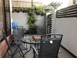 Lighthouse Apartment and Guest Inn