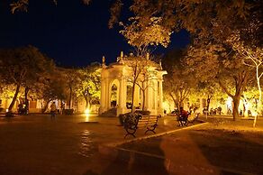 Sea View Apartment with Swimming Pool & Hot Tubs