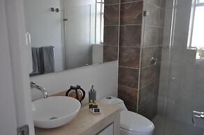 Sea View Apartment with Swimming Pool & Hot Tubs