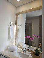 Hotel Class Suites By Colclick