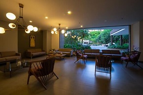 Hotel Class Suites By Colclick