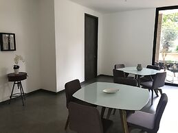 Hotel Class Suites By Colclick