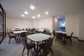 Hotel Class Suites By Colclick