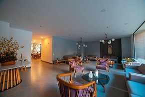 Hotel Class Suites By Colclick