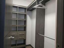 Hotel Class Suites By Colclick