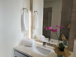 Hotel Class Suites By Colclick