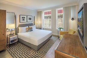 Hotel E