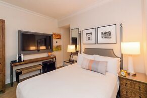 Hotel E